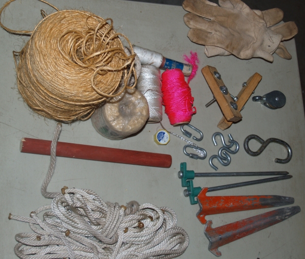 stakes and dodads used in knots and lashing