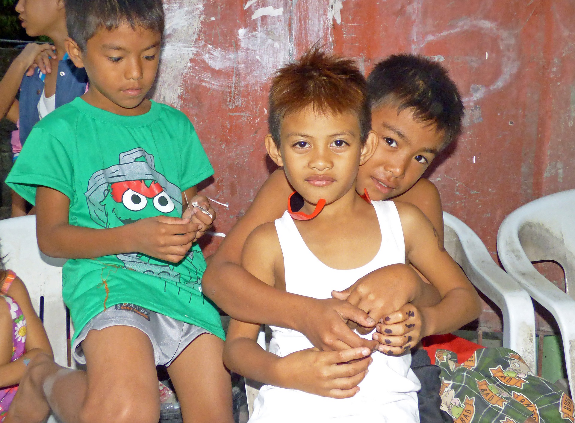 Kids & differences from America to the Philippines